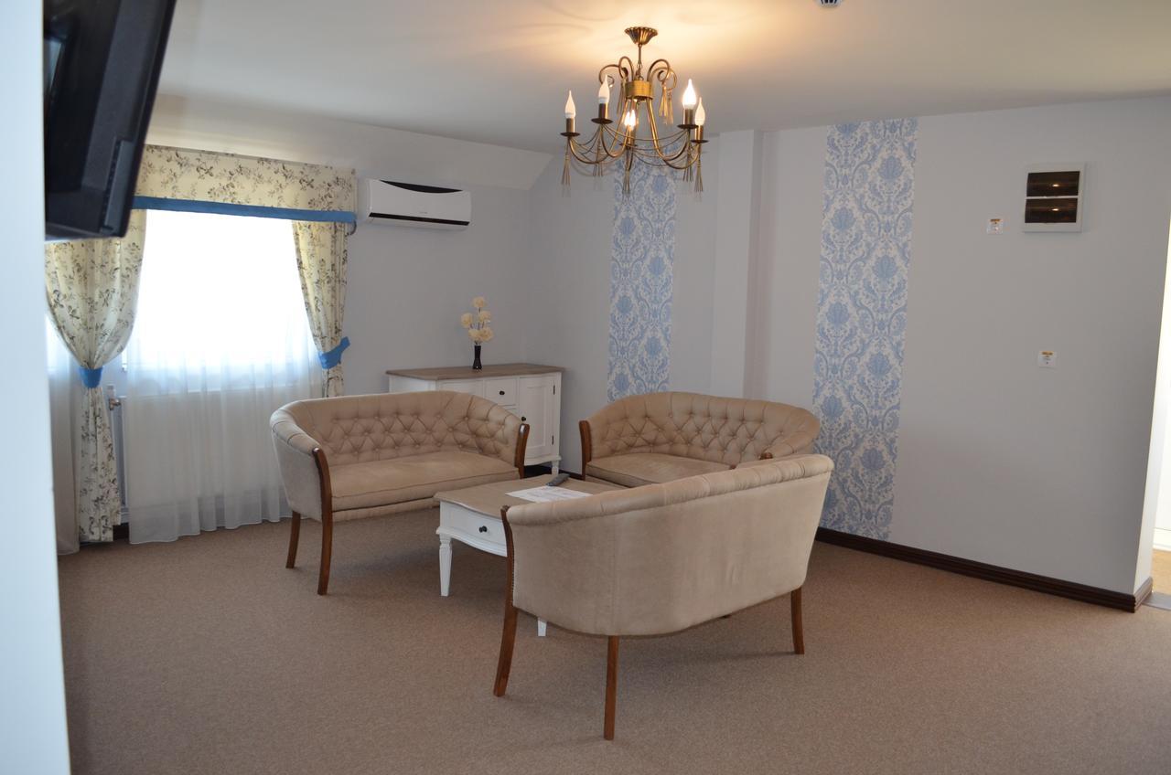 Vip Motel Restaurant Хацег Екстер'єр фото