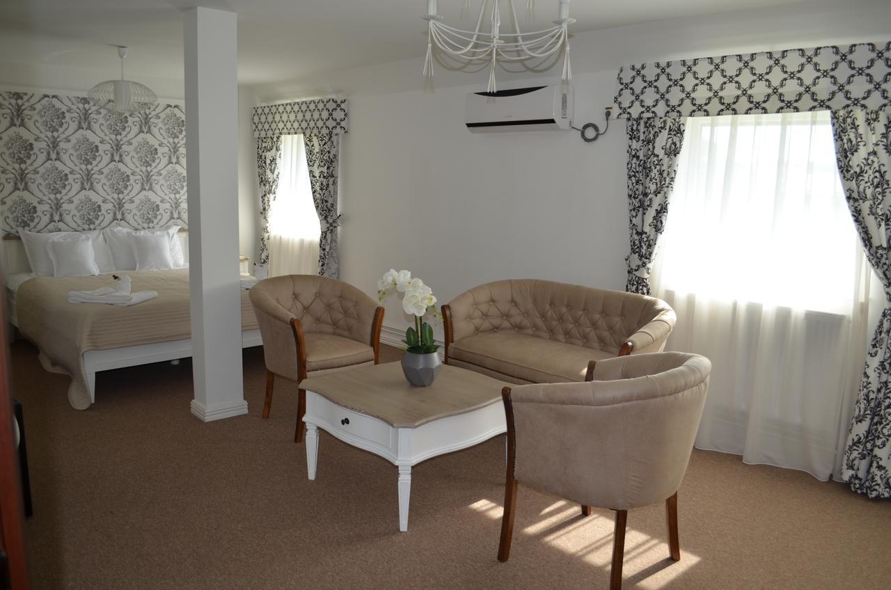 Vip Motel Restaurant Хацег Екстер'єр фото