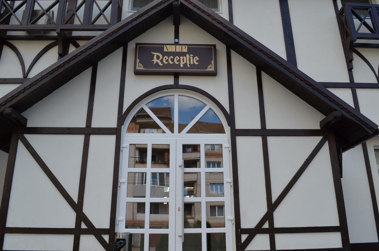 Vip Motel Restaurant Хацег Екстер'єр фото