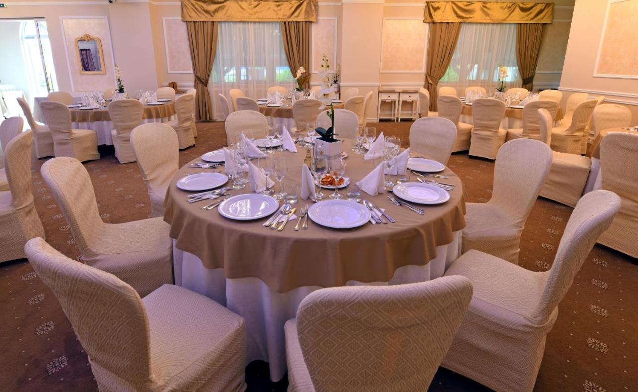 Vip Motel Restaurant Хацег Екстер'єр фото